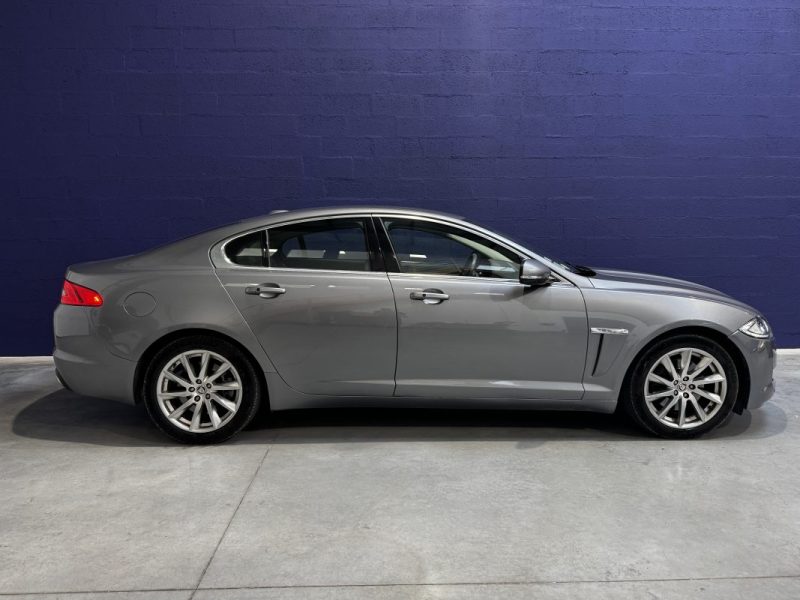 JAGUAR XF XF V6 3.0 D - 240 FAP Luxe Premium A - DISTRI OK - SUIVI COMPLET