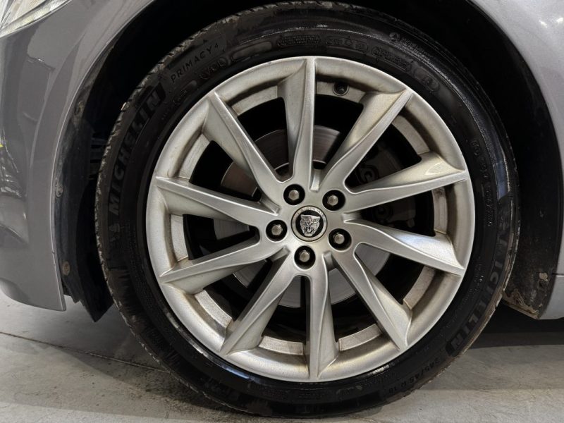 JAGUAR XF XF V6 3.0 D - 240 FAP Luxe Premium A - DISTRI OK - SUIVI COMPLET