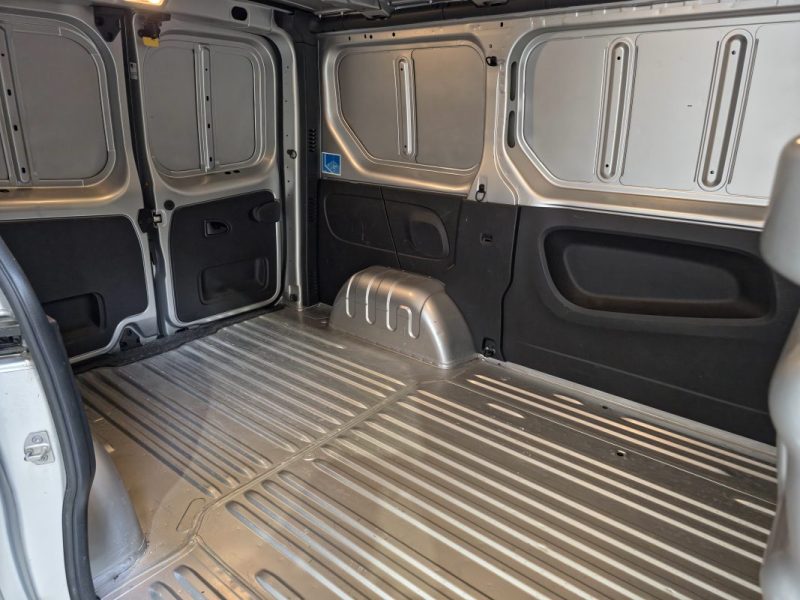 RENAULT TRAFIC FOURGON L2H1 1200 KG DCI 145 ENERGY EDC CONFORT / 1ere main