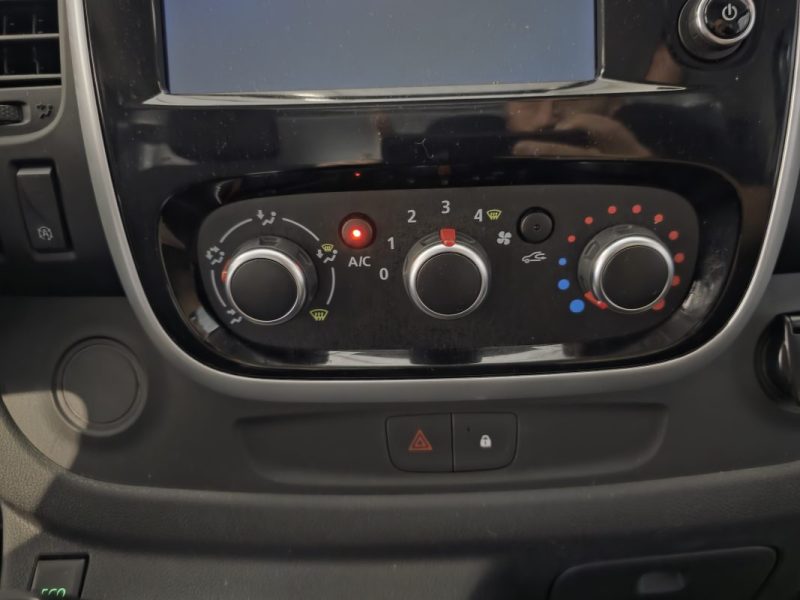 RENAULT TRAFIC FOURGON L2H1 1200 KG DCI 145 ENERGY EDC CONFORT / 1ere main