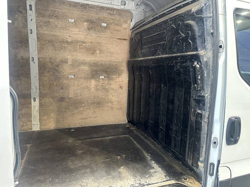 IVECO 35S14 DAILY Fourgon L2H2 2.3L 140ch BVA8