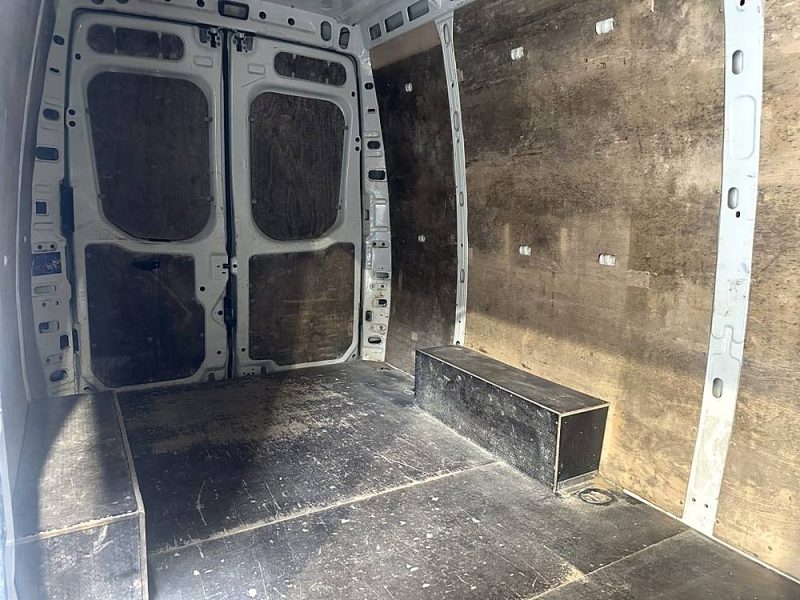 IVECO 35S14 DAILY Fourgon L2H2 2.3L 140ch BVA8