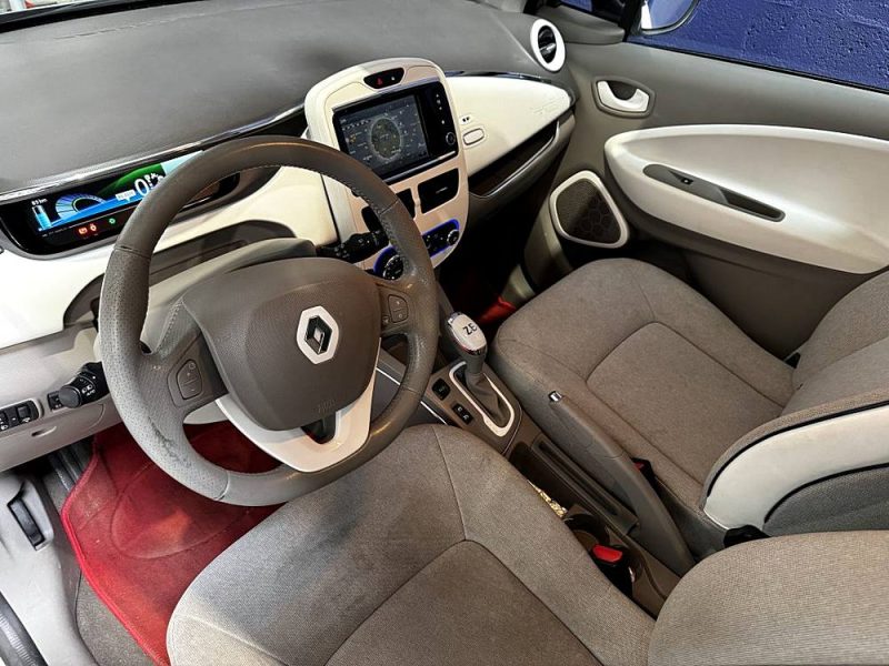 RENAULT ZOE Zen - RADAR DE RECUL - GPS - TRES BON ETAT GENERAL