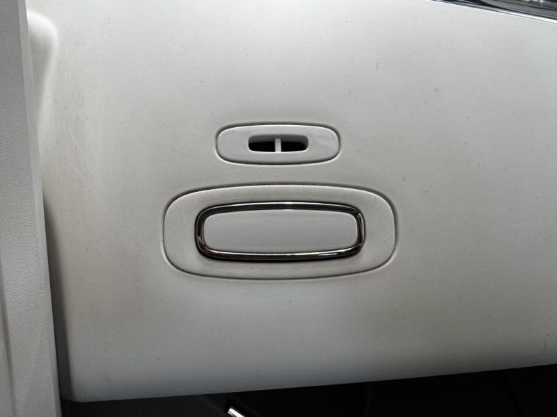 RENAULT ZOE Zen - RADAR DE RECUL - GPS - TRES BON ETAT GENERAL