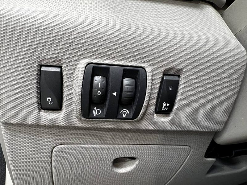 RENAULT ZOE Zen - RADAR DE RECUL - GPS - TRES BON ETAT GENERAL