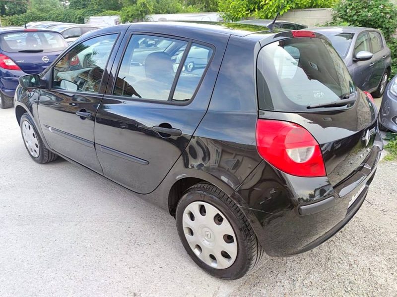 RENAULT CLIO III Expression dCi 70 eco2