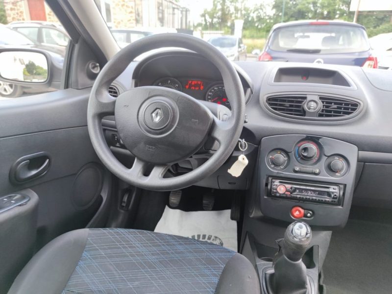 RENAULT CLIO III Expression dCi 70 eco2