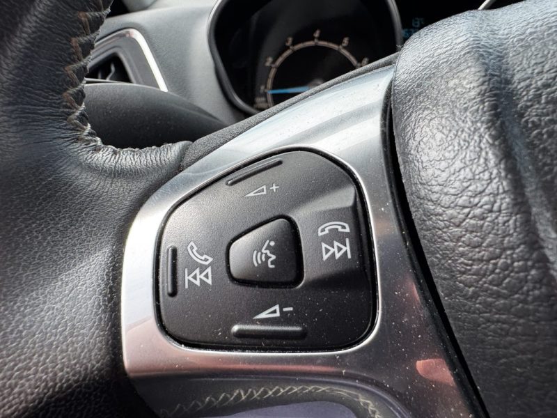 FORD B-MAX 1.0 EcoBoost 125 S&S Titanium - DISTRI OK - CAMERA DE RECUL - TOIT PANORAMIQUE