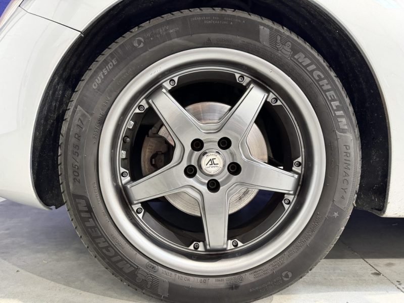 VOLKSWAGEN NEW BEETLE CABRIOLET 1.6i 102 ch - DISTRI OK