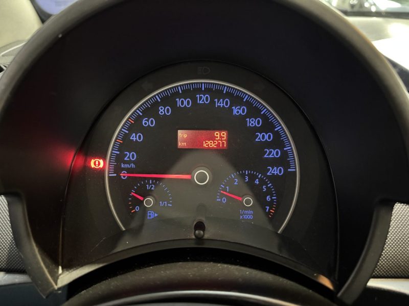 VOLKSWAGEN NEW BEETLE CABRIOLET 1.6i 102 ch - DISTRI OK