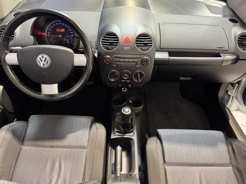VOLKSWAGEN NEW BEETLE CABRIOLET 1.6i 102 ch - DISTRI OK