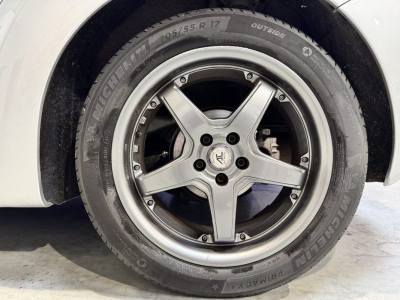 VOLKSWAGEN NEW BEETLE CABRIOLET 1.6i 102 ch - DISTRI OK