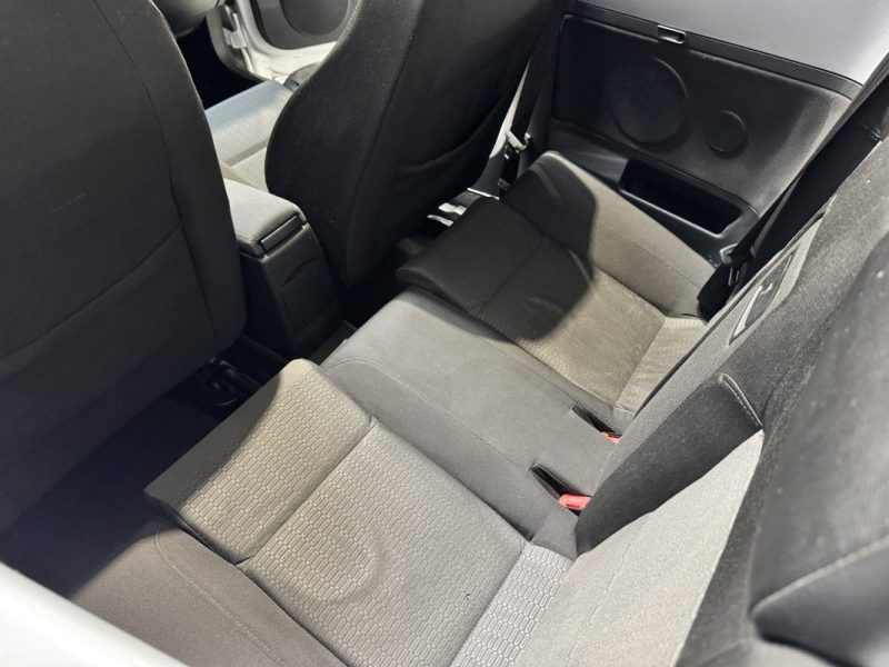 VOLKSWAGEN NEW BEETLE CABRIOLET 1.6i 102 ch - DISTRI OK