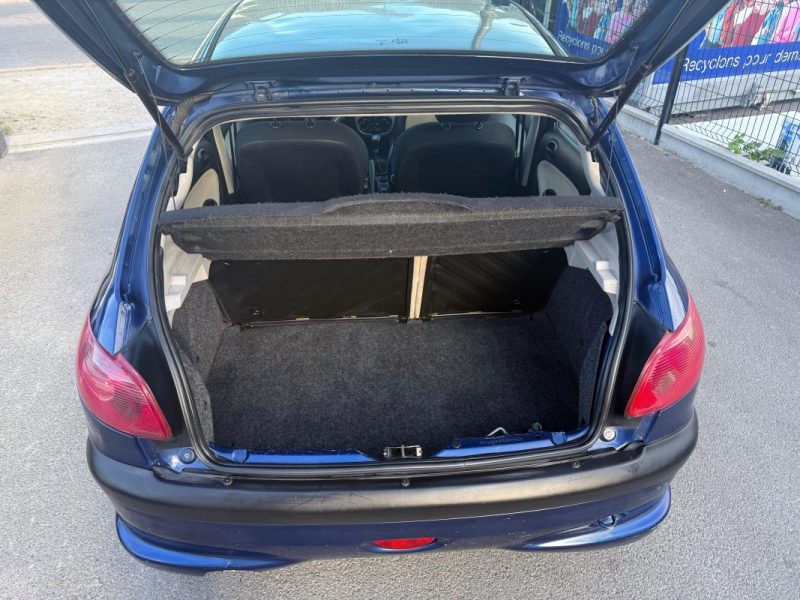 PEUGEOT 206 2005