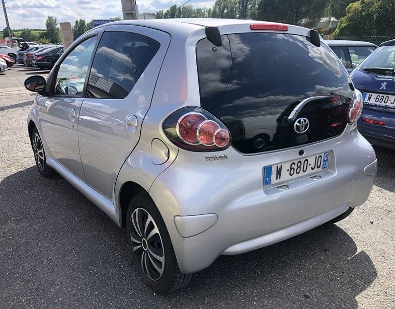 TOYOTA AYGO  2011