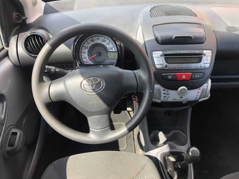 TOYOTA AYGO  2011