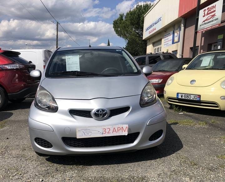 TOYOTA AYGO  2011