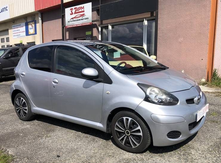 TOYOTA AYGO  2011