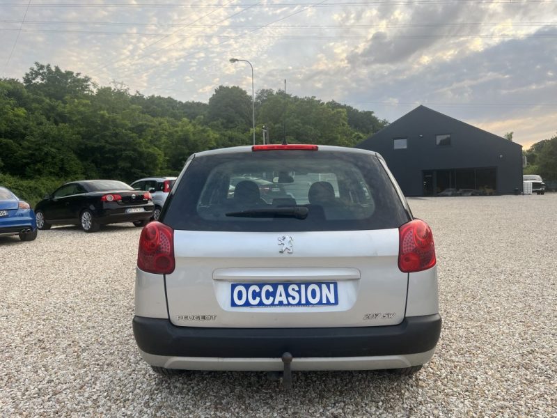 PEUGEOT 207 2011