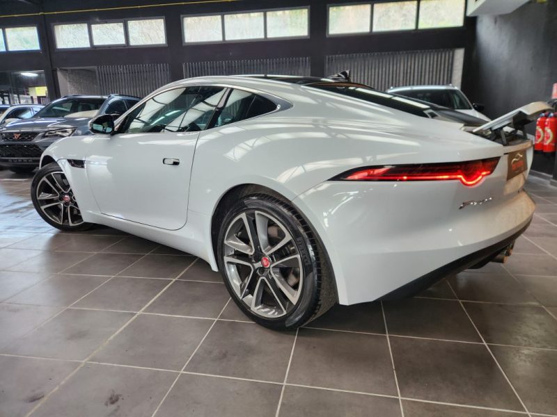 JAGUAR F-Type 2018 Jaguar F-type 2018 COUPE 3.0 V6 340 R-DYNAMIC