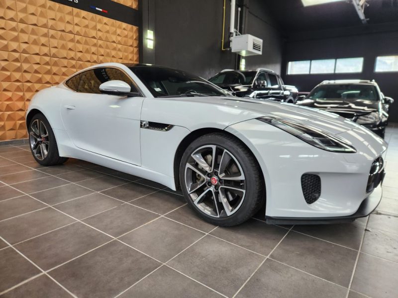 JAGUAR F-Type 2018 Jaguar F-type 2018 COUPE 3.0 V6 340 R-DYNAMIC