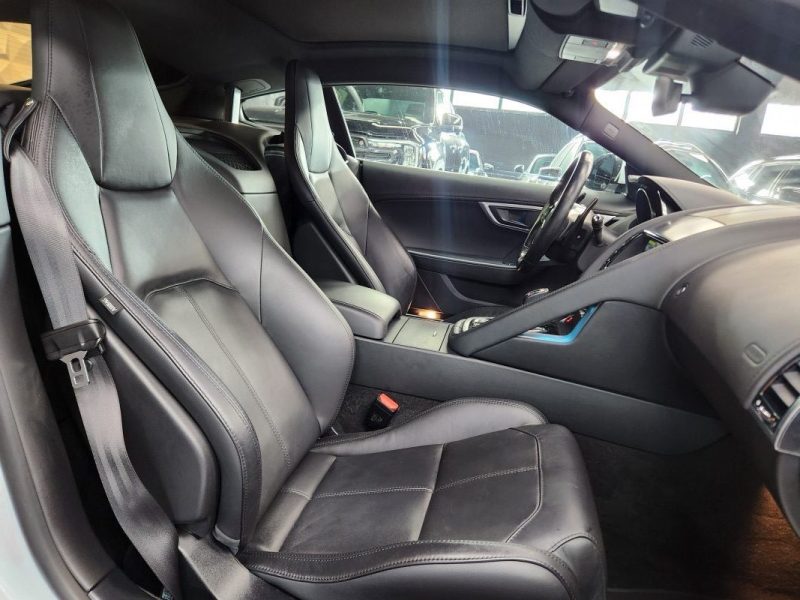 JAGUAR F-Type 2018 Jaguar F-type 2018 COUPE 3.0 V6 340 R-DYNAMIC