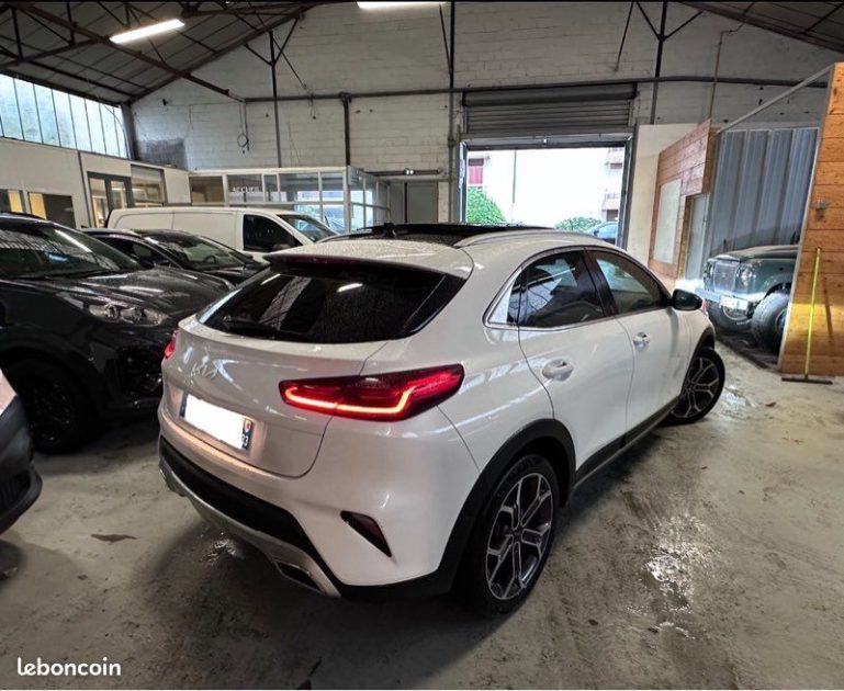 KIA XCEED 1.6 GDI HYBRIDE 141cv 