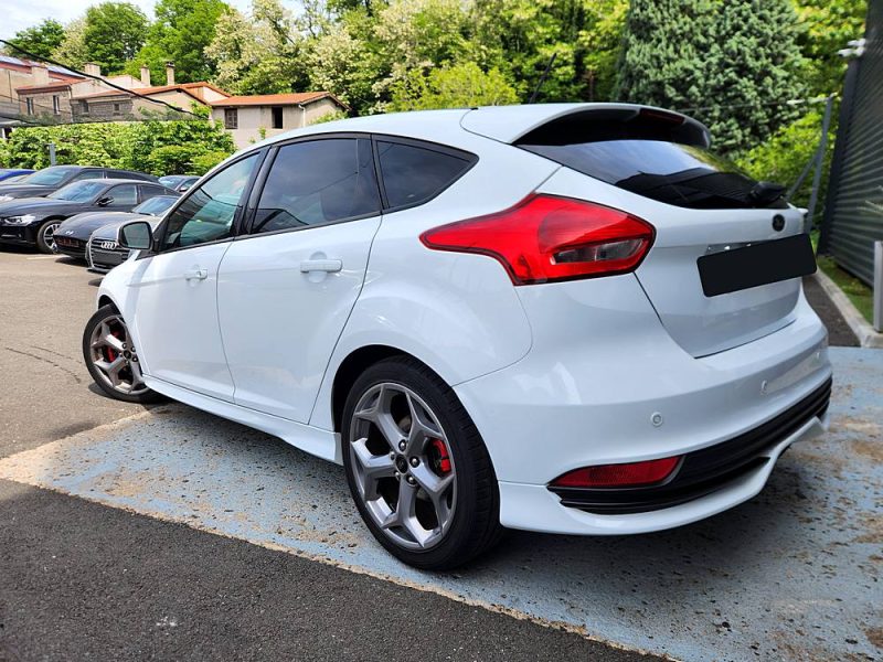 Ford  Focus 2017 2.0 250 ST*RECARO*GPS*XENON*