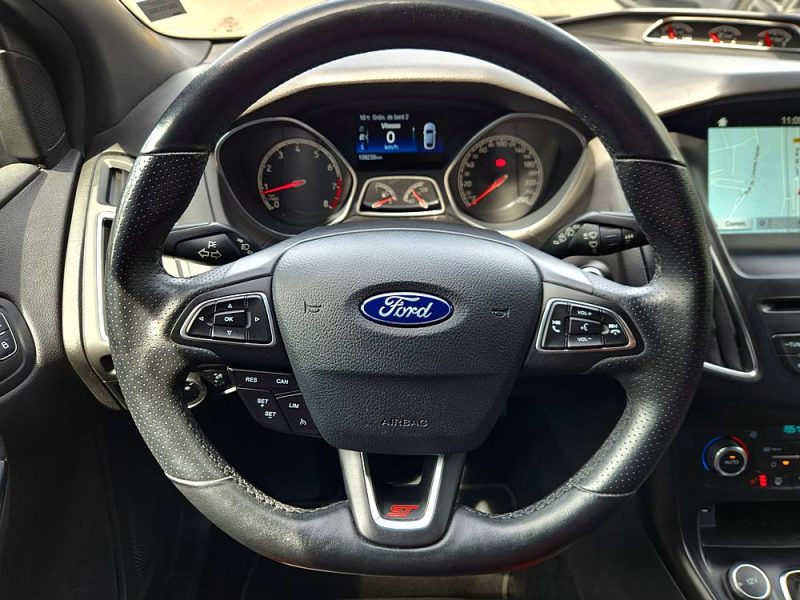 Ford  Focus 2017 2.0 250 ST*RECARO*GPS*XENON*