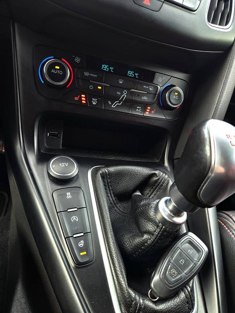 Ford  Focus 2017 2.0 250 ST*RECARO*GPS*XENON*