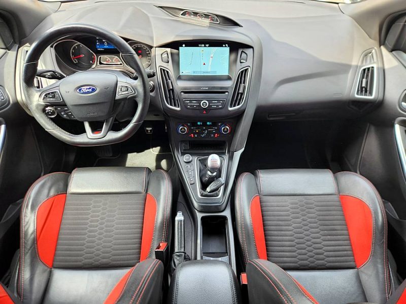 Ford  Focus 2017 2.0 250 ST*RECARO*GPS*XENON*