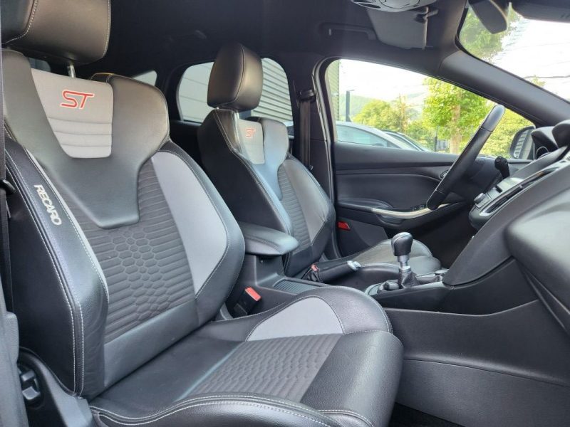 FORD FOCUS 2.0 250 ST*RECARO*XENON*