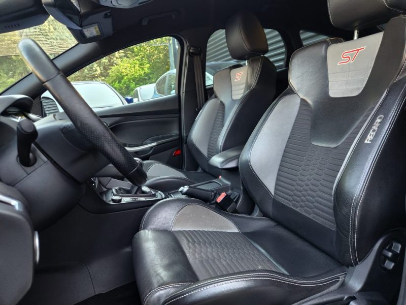 FORD FOCUS 2.0 250 ST*RECARO*XENON*