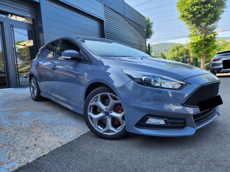 FORD FOCUS 2.0 250 ST*RECARO*XENON*