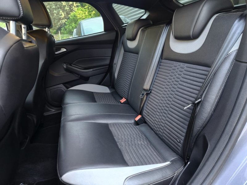 FORD FOCUS 2.0 250 ST*RECARO*XENON*