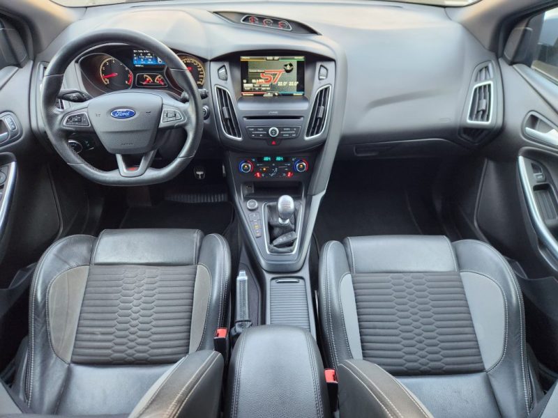 FORD FOCUS 2.0 250 ST*RECARO*XENON*