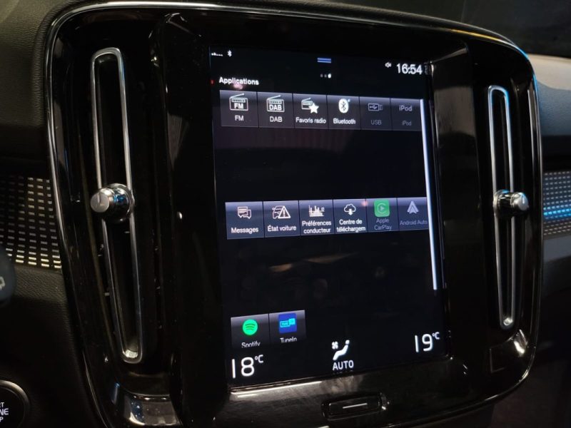 VOLVO XC 40 1.5 T4 12V TURBO HYBRID 211cv R-DESIGN /TOIT OUVRANT /HAYON ELECTRIQUE /VIRTUAL COCKPIT