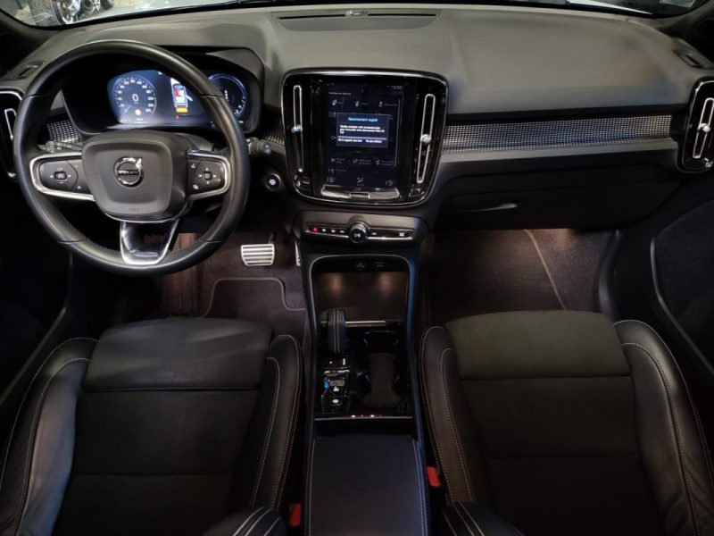 VOLVO XC 40 1.5 T4 12V TURBO HYBRID 211cv R-DESIGN /TOIT OUVRANT /HAYON ELECTRIQUE /VIRTUAL COCKPIT