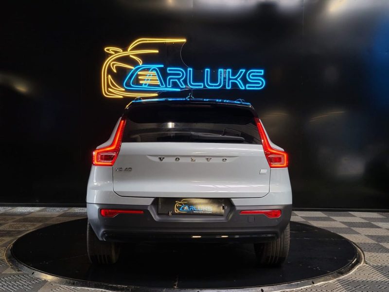 VOLVO XC 40 1.5 T4 12V TURBO HYBRID 211cv R-DESIGN /TOIT OUVRANT /HAYON ELECTRIQUE /VIRTUAL COCKPIT