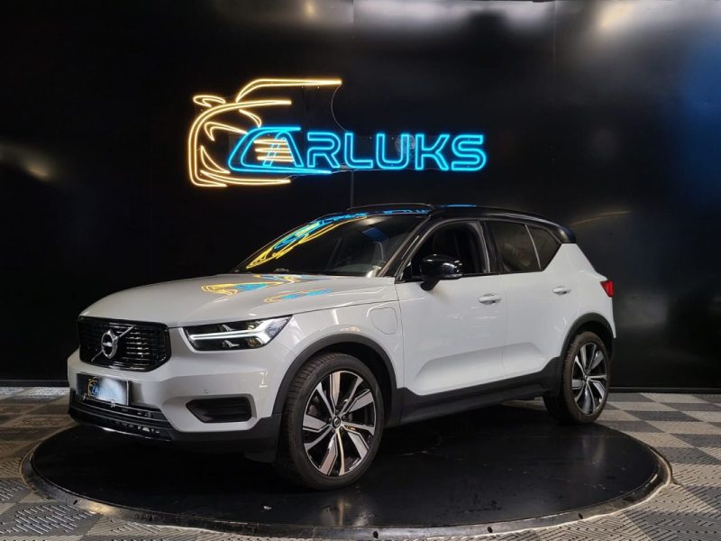 VOLVO XC 40 1.5 T4 12V TURBO HYBRID 211cv R-DESIGN /TOIT OUVRANT /HAYON ELECTRIQUE /VIRTUAL COCKPIT