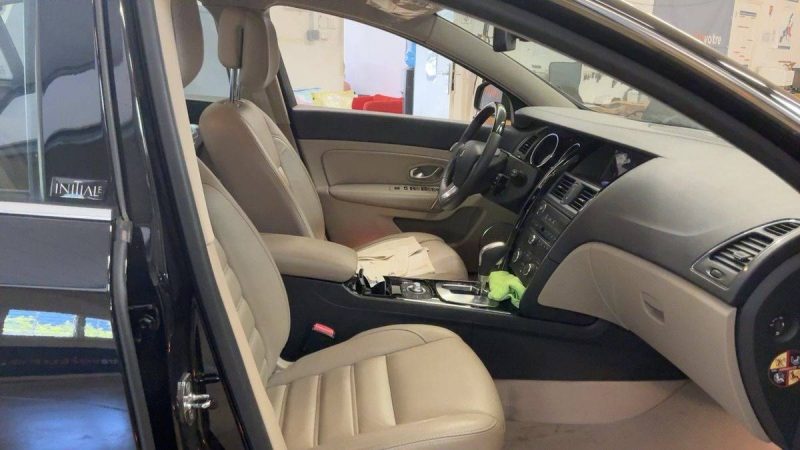 RENAULT LATITUDE INITIALE PARIS 2.0 DCI 175 Cv 22 670 Kms REELS / BOITE AUTOMATIQUE - GARANTIE 1 AN