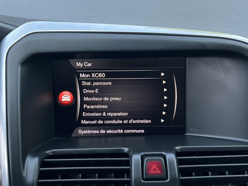 VOLVO XC60 PHASE 2 MOMENTUM D5 2.4 D 220 Cv AWD 4x4 BOITE AUTO CUIR GPS CRIT AIR 2 - GARANTIE 1 AN