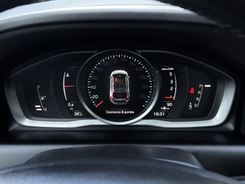 VOLVO XC60 PHASE 2 MOMENTUM D5 2.4 D 220 Cv AWD 4x4 BOITE AUTO CUIR GPS CRIT AIR 2 - GARANTIE 1 AN