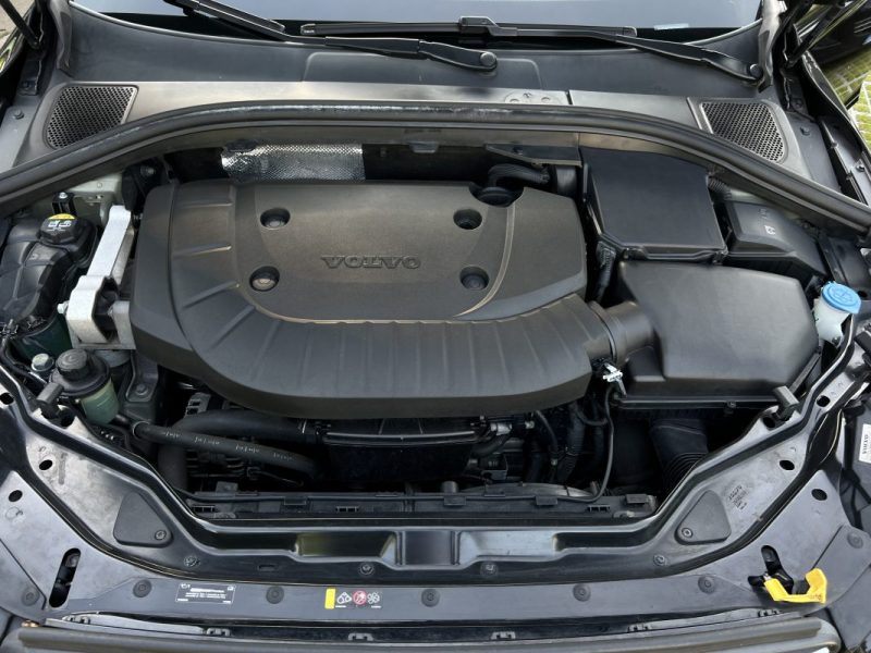 VOLVO XC60 PHASE 2 MOMENTUM D5 2.4 D 220 Cv AWD 4x4 BOITE AUTO CUIR GPS CRIT AIR 2 - GARANTIE 1 AN