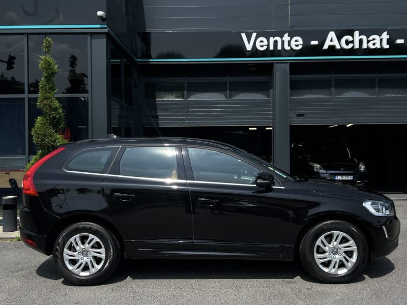 VOLVO XC60 PHASE 2 MOMENTUM D5 2.4 D 220 Cv AWD 4x4 BOITE AUTO CUIR GPS CRIT AIR 2 - GARANTIE 1 AN