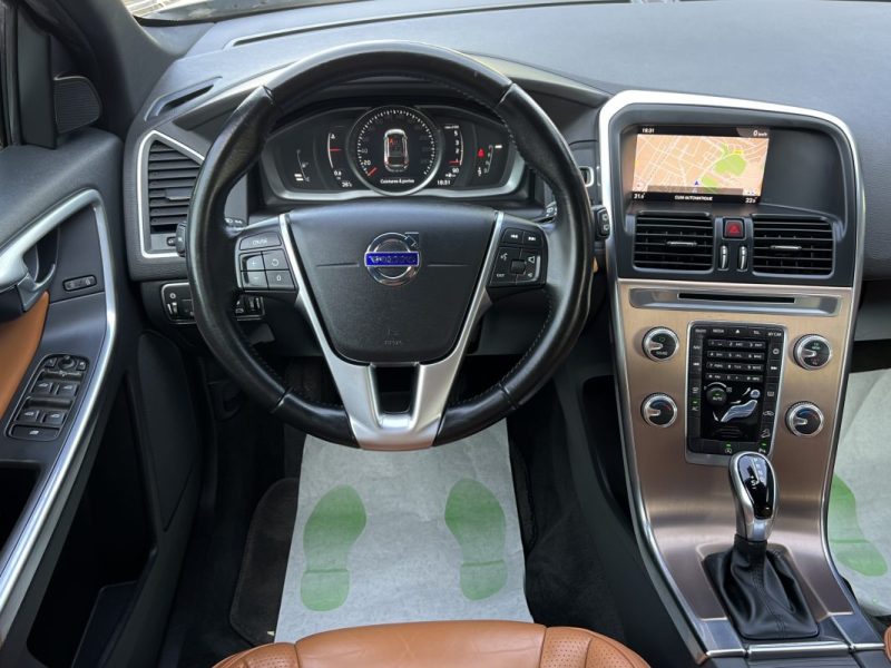 VOLVO XC60 PHASE 2 MOMENTUM D5 2.4 D 220 Cv AWD 4x4 BOITE AUTO CUIR GPS CRIT AIR 2 - GARANTIE 1 AN