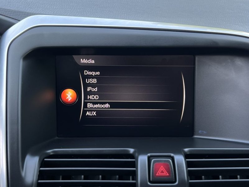 VOLVO XC60 PHASE 2 MOMENTUM D5 2.4 D 220 Cv AWD 4x4 BOITE AUTO CUIR GPS CRIT AIR 2 - GARANTIE 1 AN