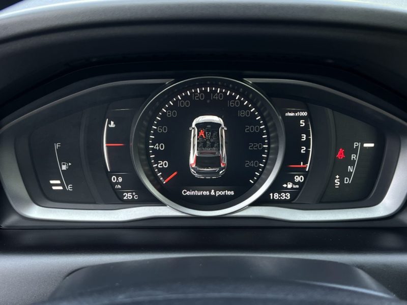 VOLVO XC60 PHASE 2 MOMENTUM D5 2.4 D 220 Cv AWD 4x4 BOITE AUTO CUIR GPS CRIT AIR 2 - GARANTIE 1 AN