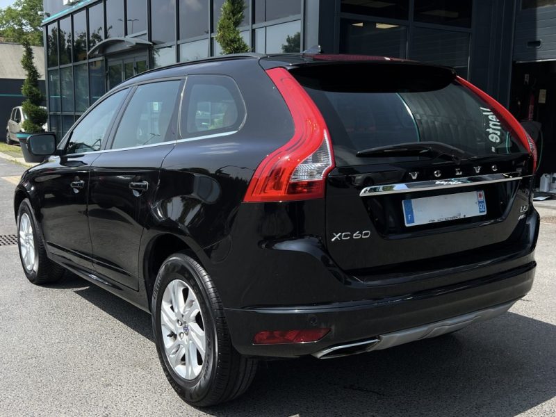 VOLVO XC60 PHASE 2 MOMENTUM D5 2.4 D 220 Cv AWD 4x4 BOITE AUTO CUIR GPS CRIT AIR 2 - GARANTIE 1 AN