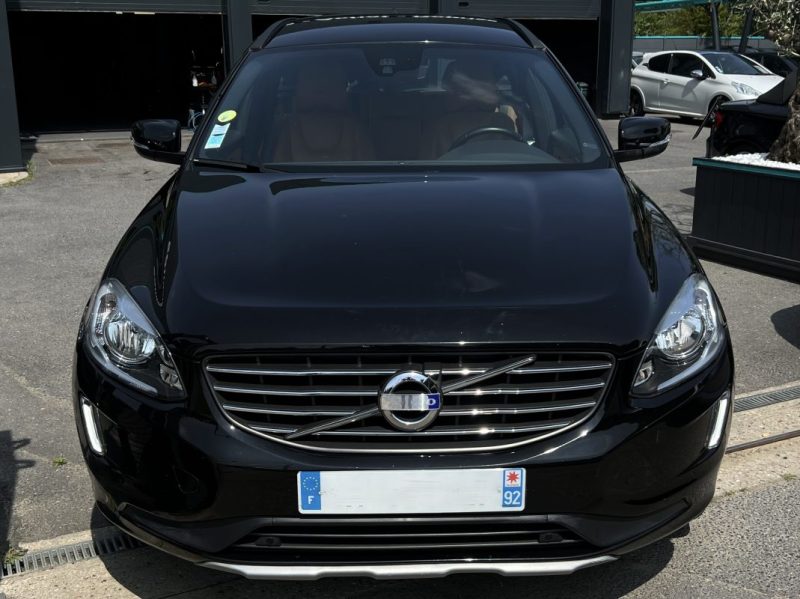VOLVO XC60 PHASE 2 MOMENTUM D5 2.4 D 220 Cv AWD 4x4 BOITE AUTO CUIR GPS CRIT AIR 2 - GARANTIE 1 AN